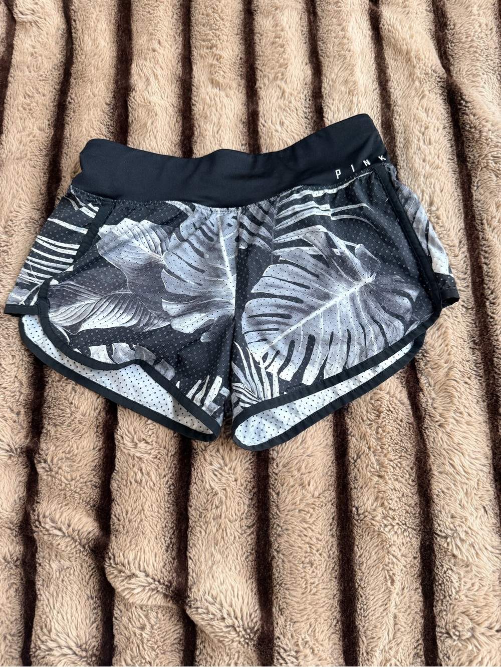 PINK Victoria's Secret Black & Gray Tropical Print Women’s Running Shorts
